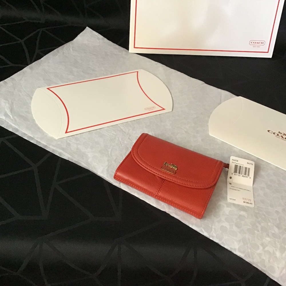 NWT Coach Madeleine Leather medium wallet with brass detail & Zipper coin pouch